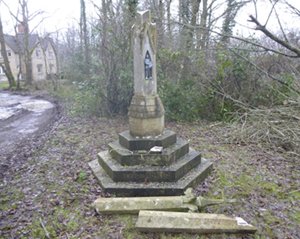 WM2277 Linch war memorial after work © S Collins 2014