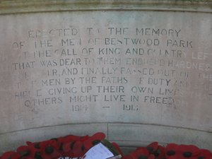Bestwood war memorial © Bestwood St Albans PC, 2009