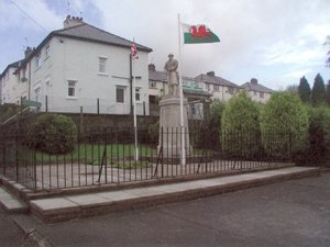 Llanharan war memorial &copy; Llanharan RBL, 2002