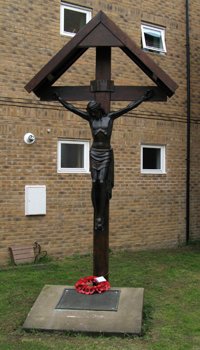 Cottingley war memorial calvary &copy; Anne C. Brook, 2010