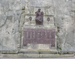 Memorial prior to grant works © George Wilson, 2011