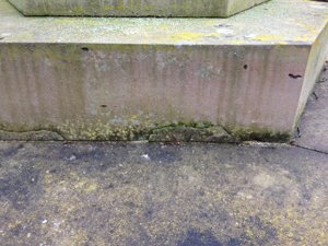 Henton war memorial &copy; Chinnor PC, 2013