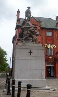 Oldham war memorial before works © WMT 2012