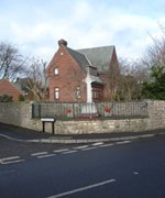 WM1345 Braithwell war memorial cross © Anne Diver, 2012