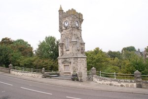 Clyne war memorial after works © R Houston, 2014