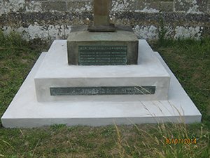 St James war memorial after grant works © Philippa Forrest 2014