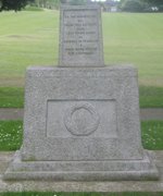 Stone war memorial © K. Well 2009