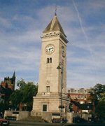 Leek war memorial © Leek Town Council 2005