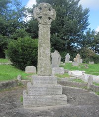 Lanteglos war memorial © H Doe, 2013