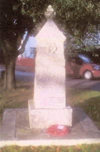 Combpyne-Rousdon war memorial column before work © Combdyne-Rousdon Parish Council, 2007