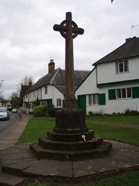 Shalford war memorial © WMT, 2009