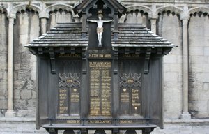 Stamford war memorial shrine © A. L. Stubbs, 2010