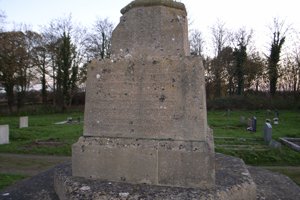 Honing war memorial © W Cubitt, 2011