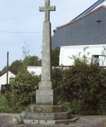 Longdown war memorial © Holcombe Burnell Parish Council 2006